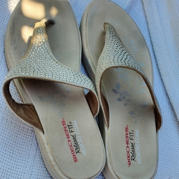 Skechers Memory Foam Sandals 10 - Picture 4 of 11